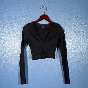Out from Under Urban Outfitters Top Women’s Med/L Black LS V-neck Ribbed Cropped